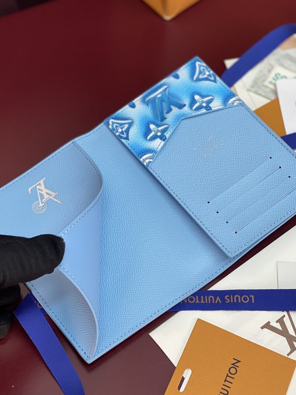 LV 모노그램 여권 케이스 001-274518