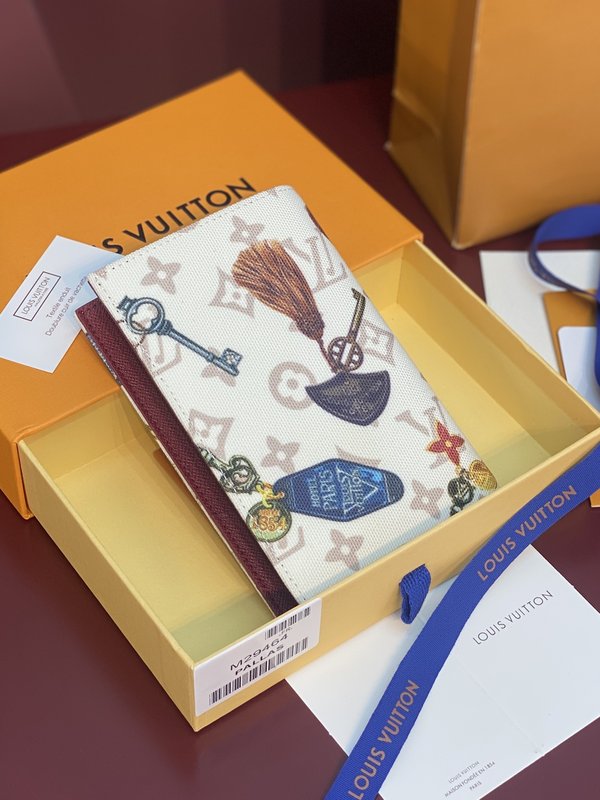 LV 모노그램 듄 여권 케이스 001-274546