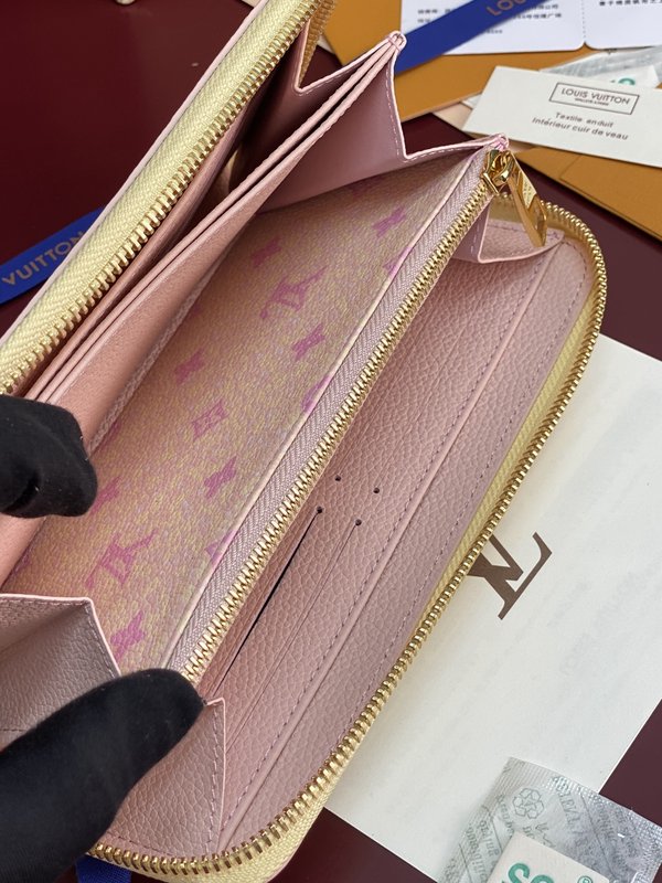 LV Zippy 지퍼 지갑 001-274581