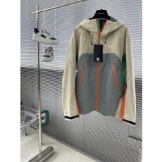 아크테릭스 송짠 콜라보 난자바와 시리즈 방수 자켓 001-274840