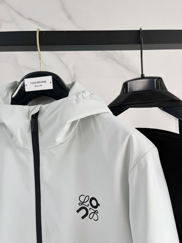로에베 25FW 후드 다운 자켓 001-274938