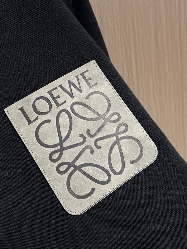 Loewe 아나그램 포켓 라운드넥 스웨트셔츠 001-275007