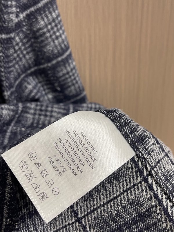 로에베 자카드 체크 배색 카라 자켓 001-275010