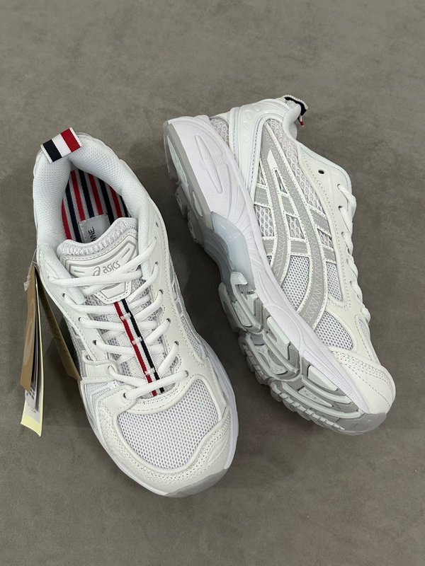 ASICS 콜라보 스웨이드 메쉬 로우탑 라이프스타일 스 001-275018