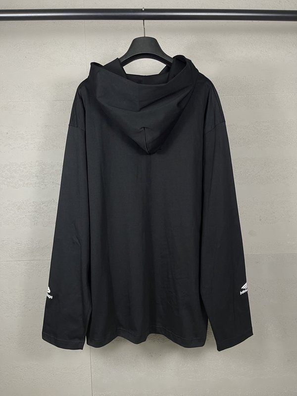 발렌시아가 레터링 로고 자수 후드 롱슬리브 티셔츠 001-275098