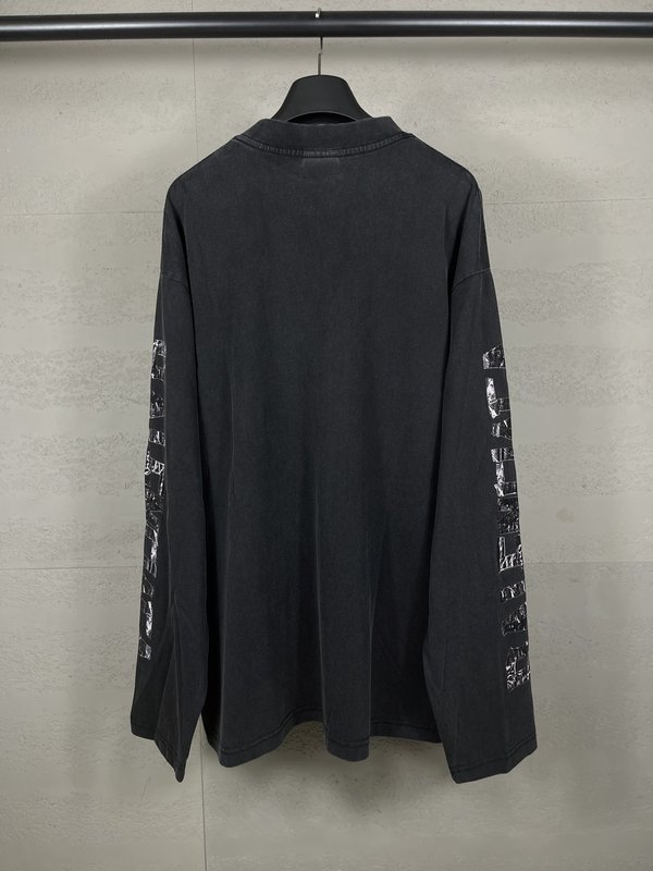 발렌시아가 25ss 테이프 프린트 로고 자수 긴팔 티셔 001-275099
