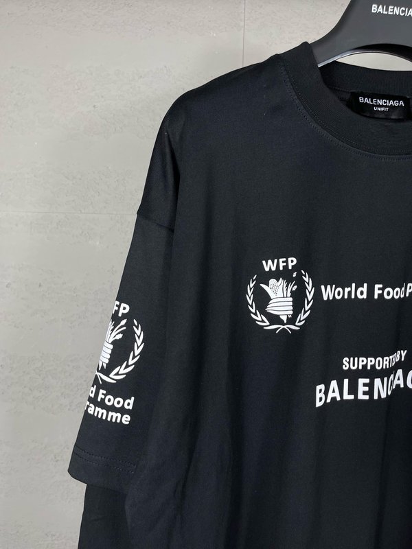 발렌시아가 WFP 자선 한정판 티셔츠 001-275165