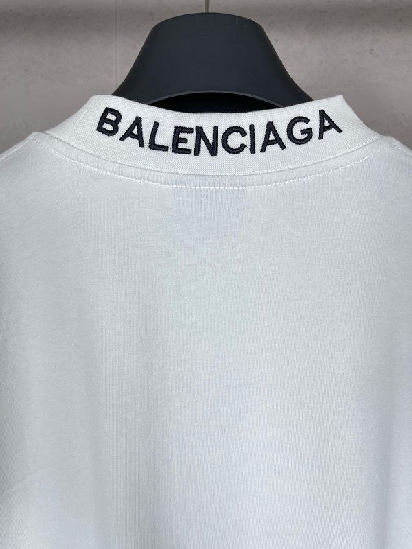 BALENCIAGA 520 하트 후드 로고 자수 긴팔 001-275168