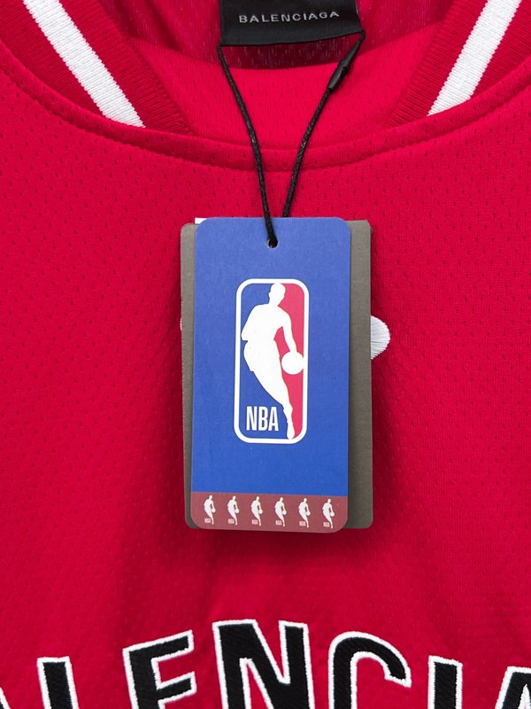 발렌시아가 NBA 콜라보 컬러블록 롱슬리브 티셔츠 001-275191