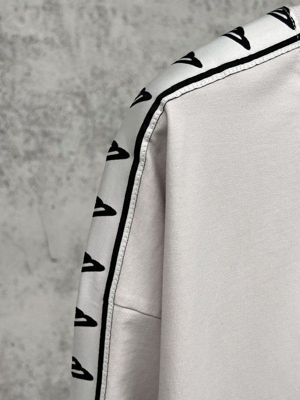 BALENCIAGA 25 신상 워싱 오래된 긴팔 티셔츠 001-275199