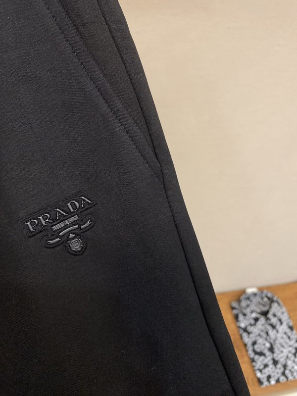 Prada 남성 캐주얼 반바지 검정색 001-275487