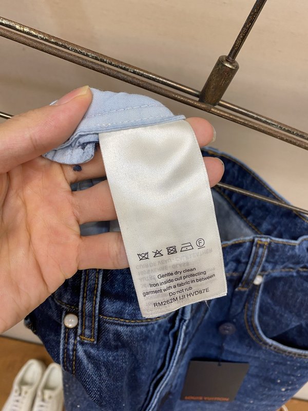 루이비통 26FW 크리스탈 진주 버클 가죽 패치 스트레 001-275689