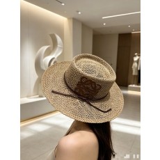 로에베 새제품 짚으로 만든 평챙 모자 001-275880