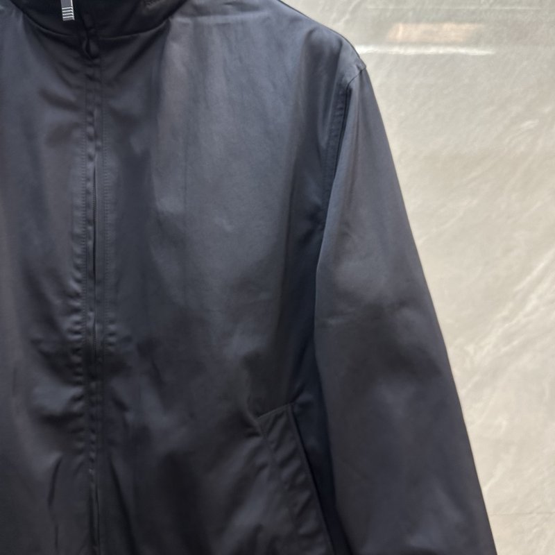Thom Browne 대형 컬러 스트라이프 스탠드칼라 001-276017
