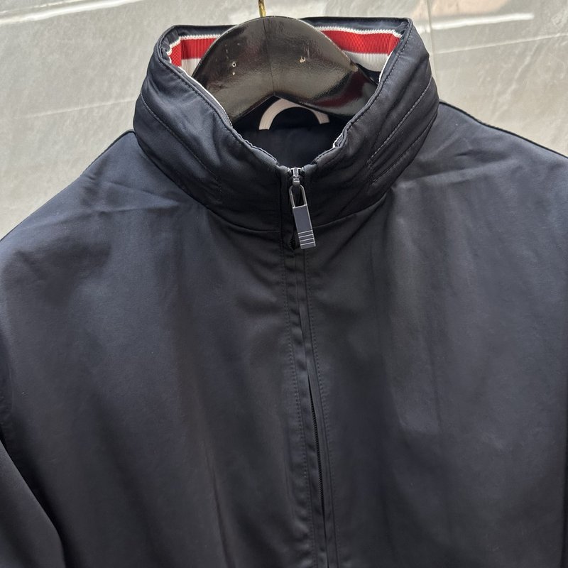 Thom Browne 대형 컬러 스트라이프 스탠드칼라 001-276017