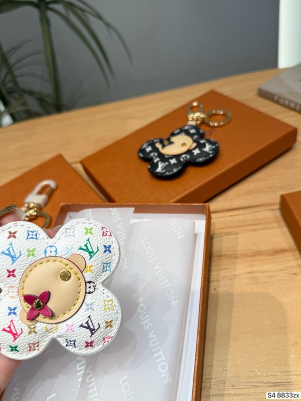 LV 모노그램 멀티컬러 키링 001-276392