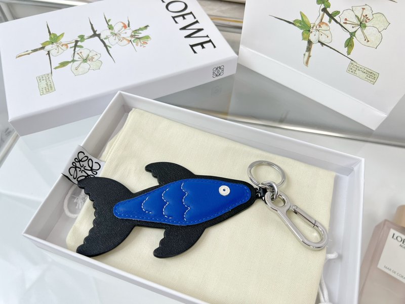 Loewe 가죽 키링 펜던트 001-276414