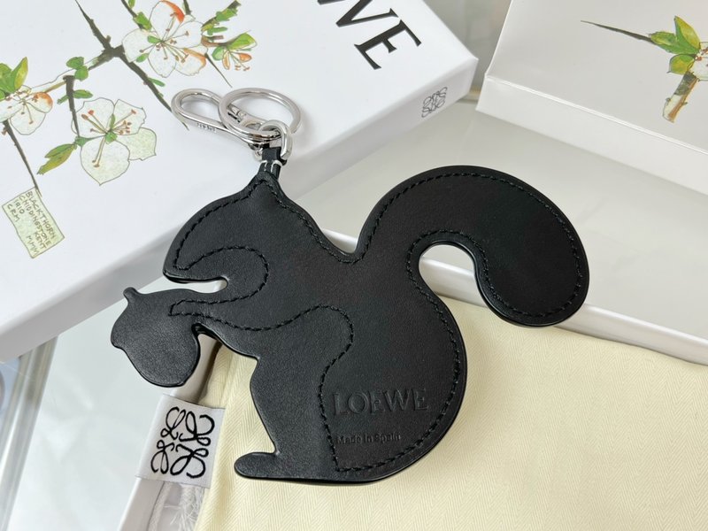 로에베 가죽 다람쥐 키링 001-276416