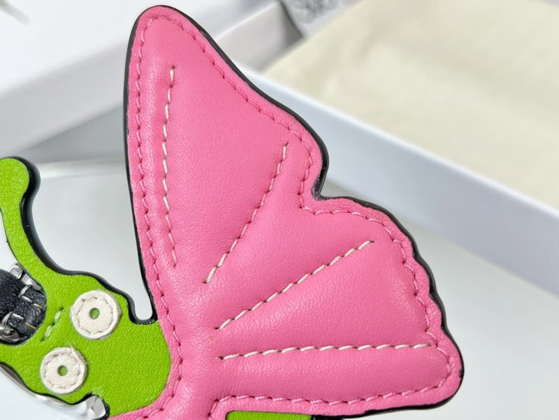 로에베 버터플라이 키링 001-276422