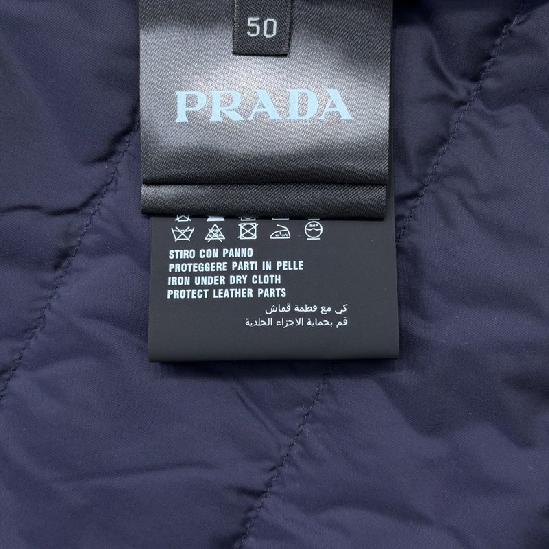 Prada 탈부착 후드 리사이클 나일론 다운 재킷 001-276576