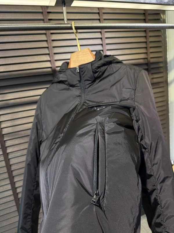 패딩 프라다 FW2026 001-276578