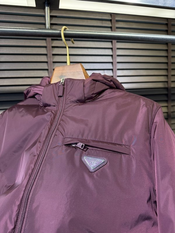 프라다 FW2026 다운 재킷 001-276579