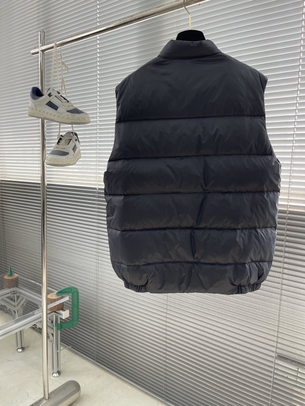 프라다 25FW 남성 삼각 로고 다운 베스트 조끼 001-276589