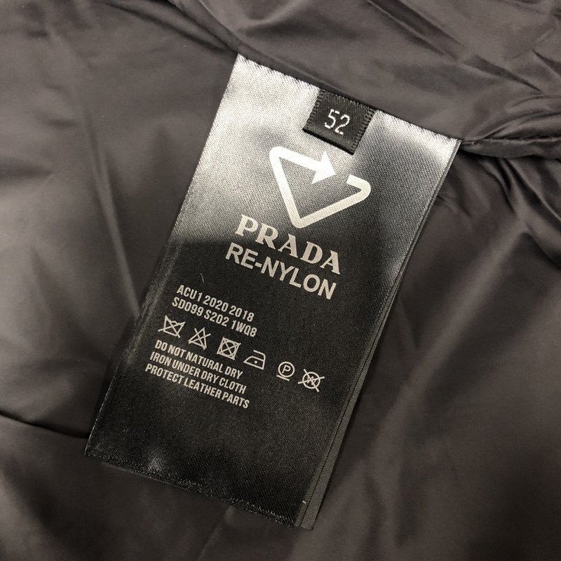프라다 25FW 남성 후드 다운 점퍼 001-276597