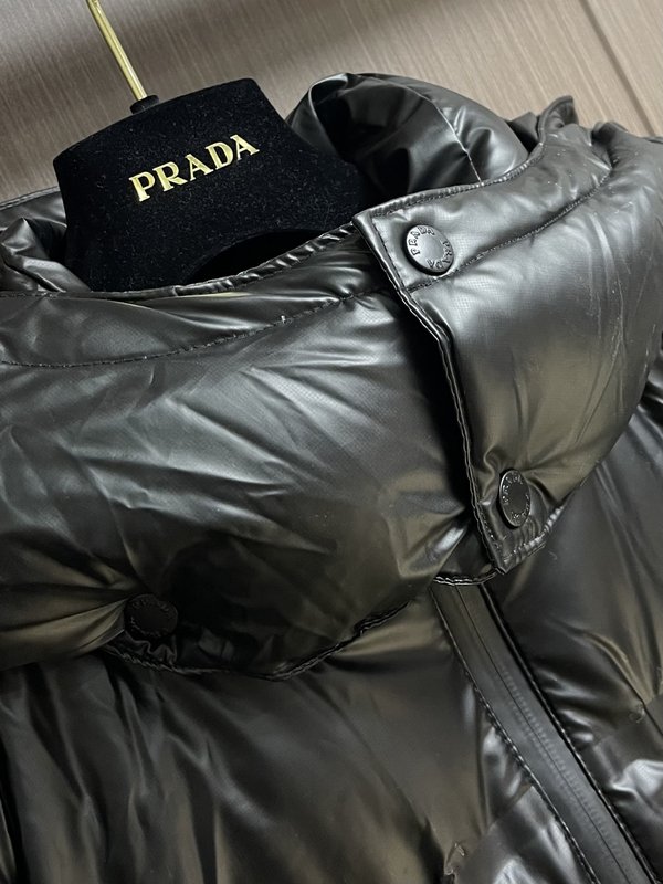 프라다 2025 가을겨울 신상 후드 푸퍼 다운 패딩 자 001-276611