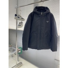 25 F/W 트라이앵글 로고 후드 다운 재킷 001-276632