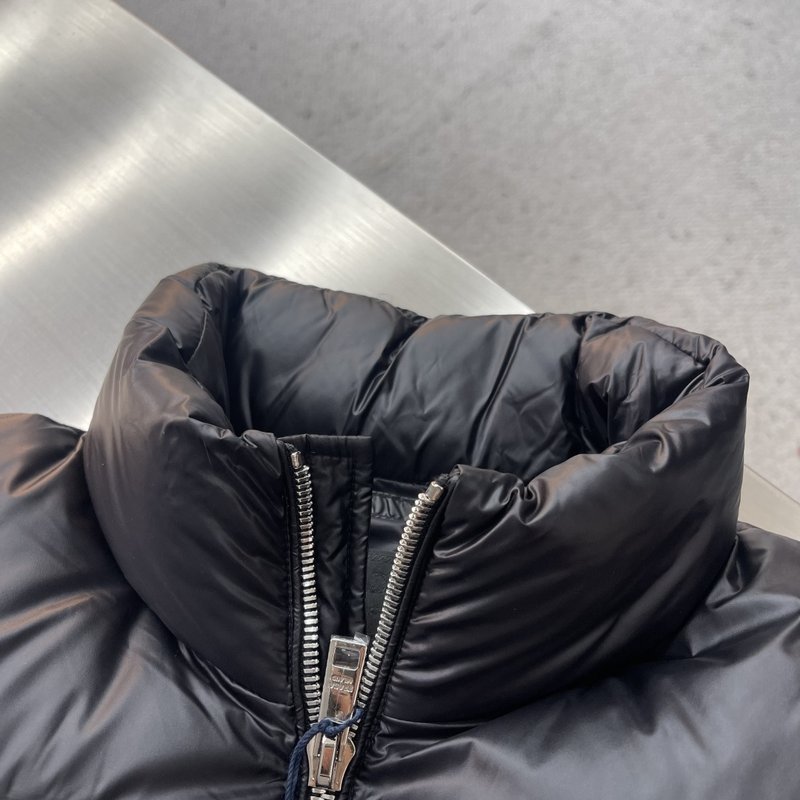 프라다 스탠드칼라 패딩 점퍼 001-276638