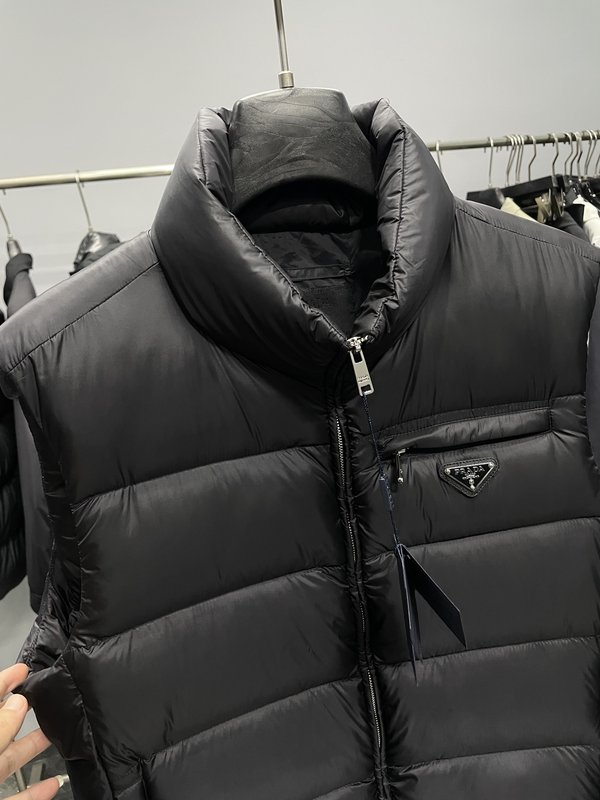 프라다 블랙 나일론 다운 조끼 001-276643