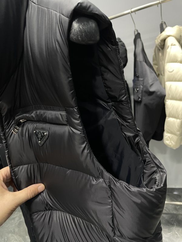 프라다 블랙 나일론 다운 조끼 001-276643