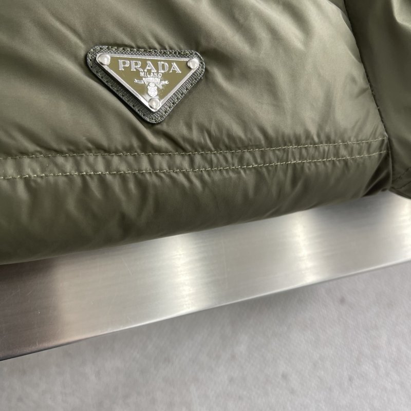 Prada 탈부착 모자 다운패딩 001-276668