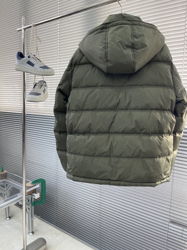 Prada 탈부착 모자 다운패딩 001-276668