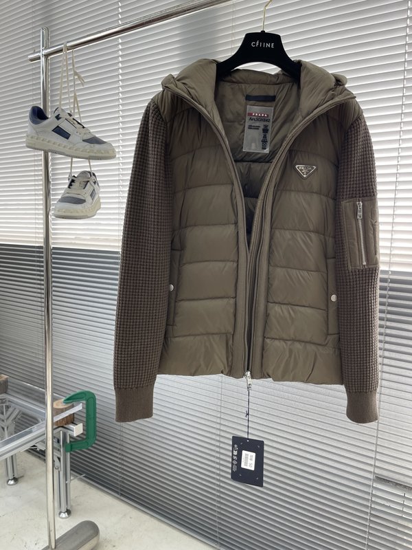 PRADA 가을겨울 신상 니트 패치 후드 다운 자켓 001-276672