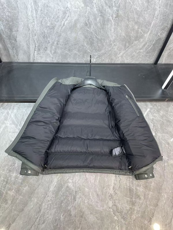 PRADA 남성 다운 패딩 자켓 2025 가을 겨울 신 001-276691