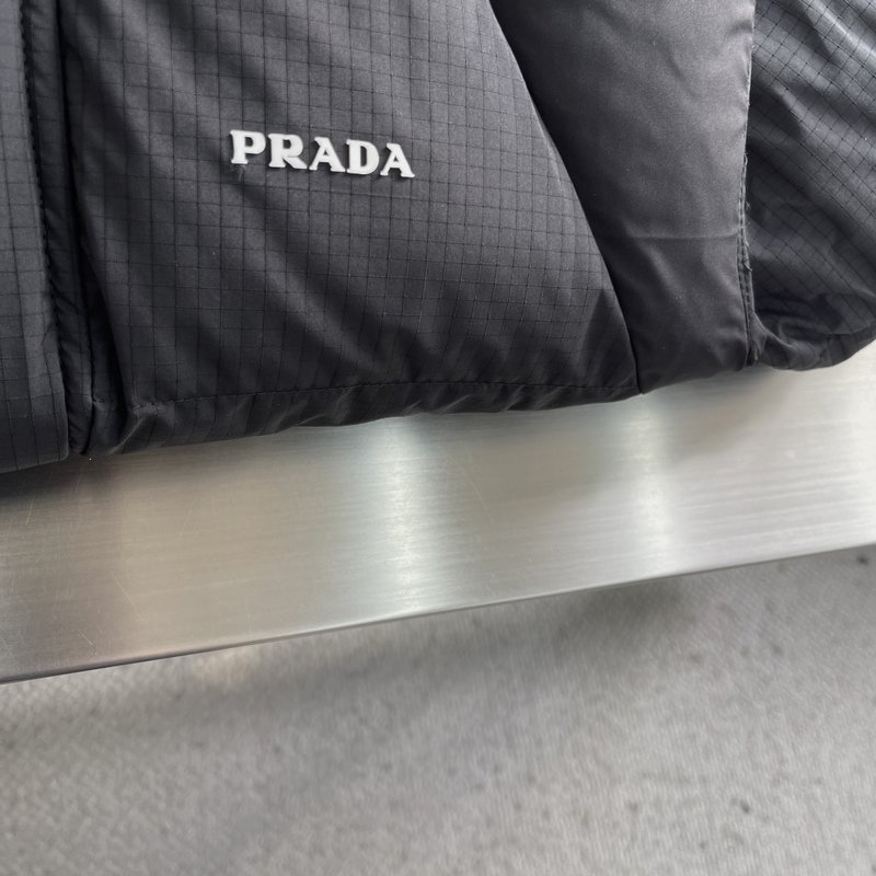 Prada 25년 겨울 신상 다운재킷 001-276722