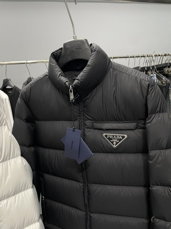 PRADA 트라이앵글 로고 스탠드칼라 패딩 점퍼 001-276734