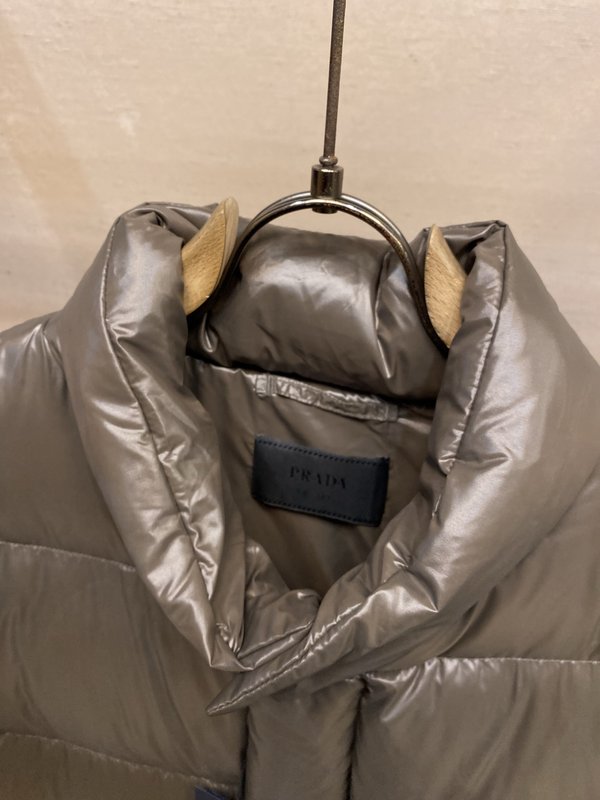 Prada 탈부착 소매 패딩 점퍼 001-276757