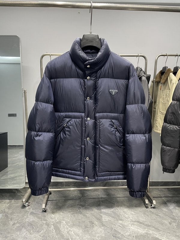 Prada 가을겨울 신상 남성 비즈니스 캐주얼 스탠드칼 001-276765