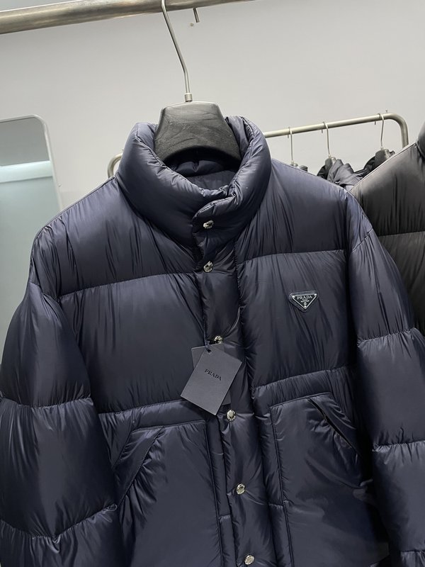 Prada 가을겨울 신상 남성 비즈니스 캐주얼 스탠드칼 001-276765