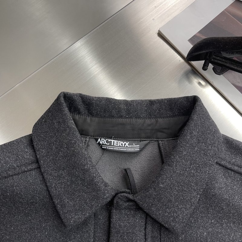 아크테릭스 SAWYER 울 혼방 자수 아우터 001-276817
