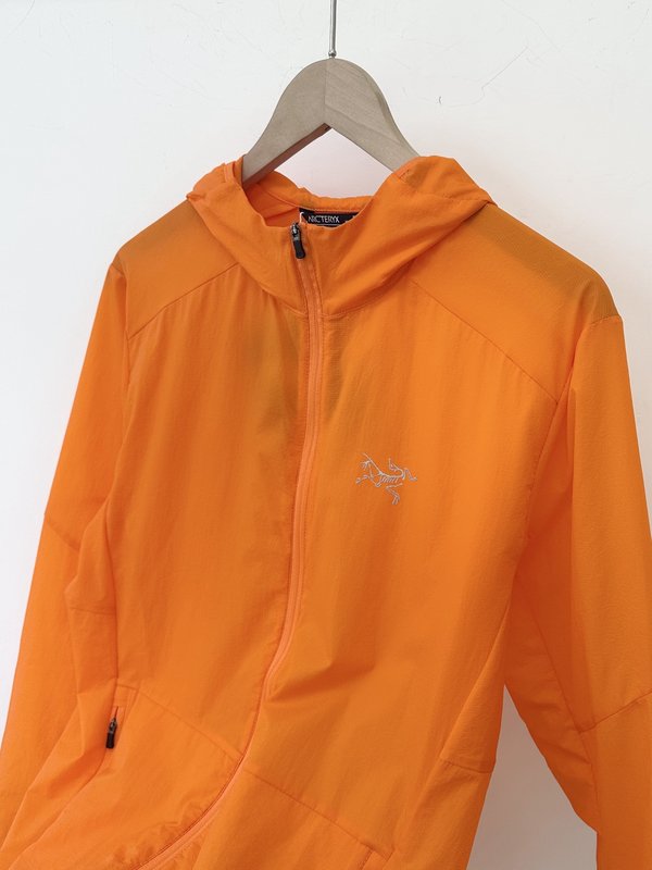 ARC'TERYX 경량 윈드쉘 001-276880