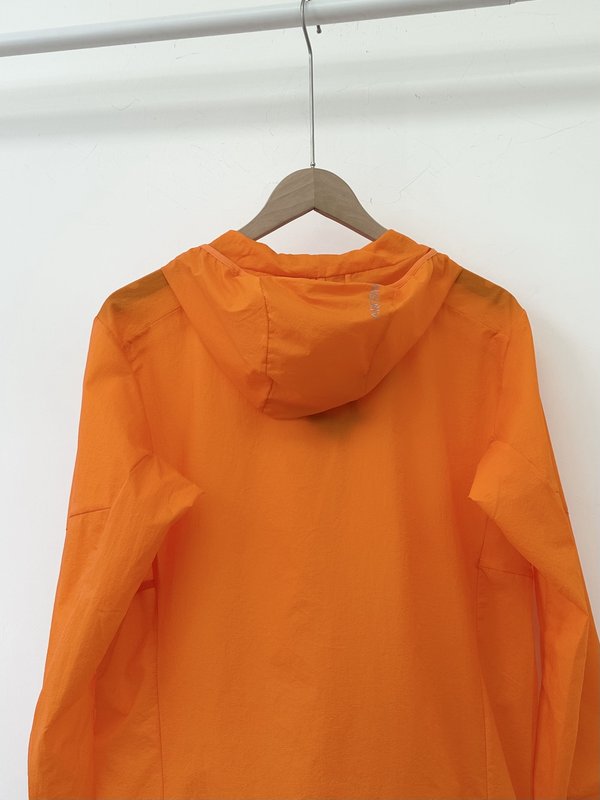 ARC'TERYX 경량 윈드쉘 001-276880