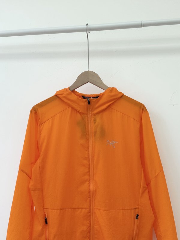 ARC'TERYX 경량 윈드쉘 001-276880