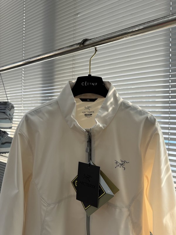 아크테릭스 경량 방풍 투습 자켓 001-276940