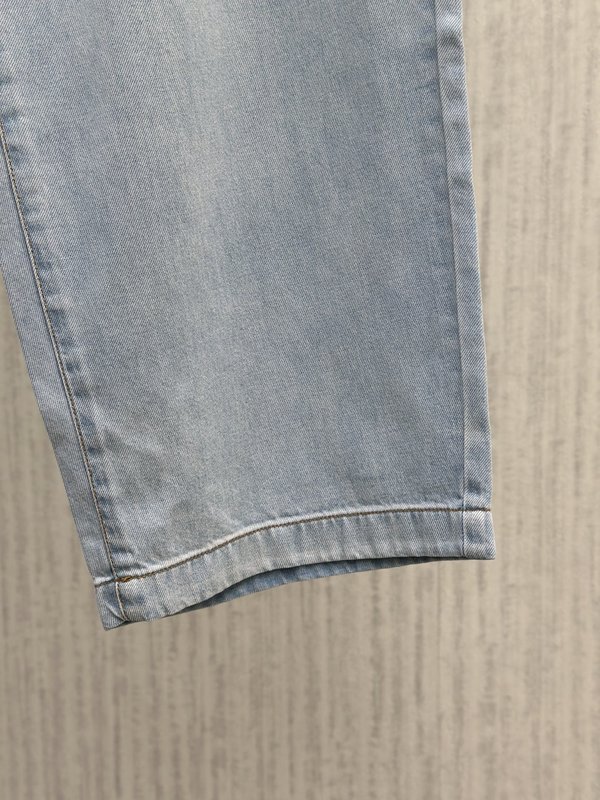로에베 봄여름 신상 연청 얇은 청바지 001-277207