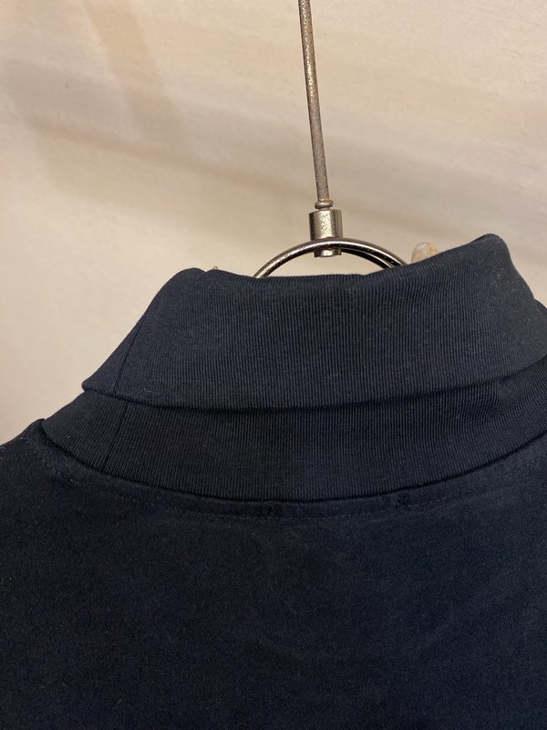 Loewe 오버사이즈 하이넥 프린트 롱슬리브 티셔츠 001-277285