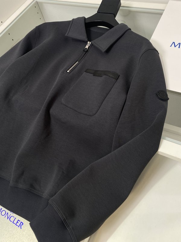Moncler 스탠드칼라 맨투맨 가죽 패치 포켓 기모 001-277302